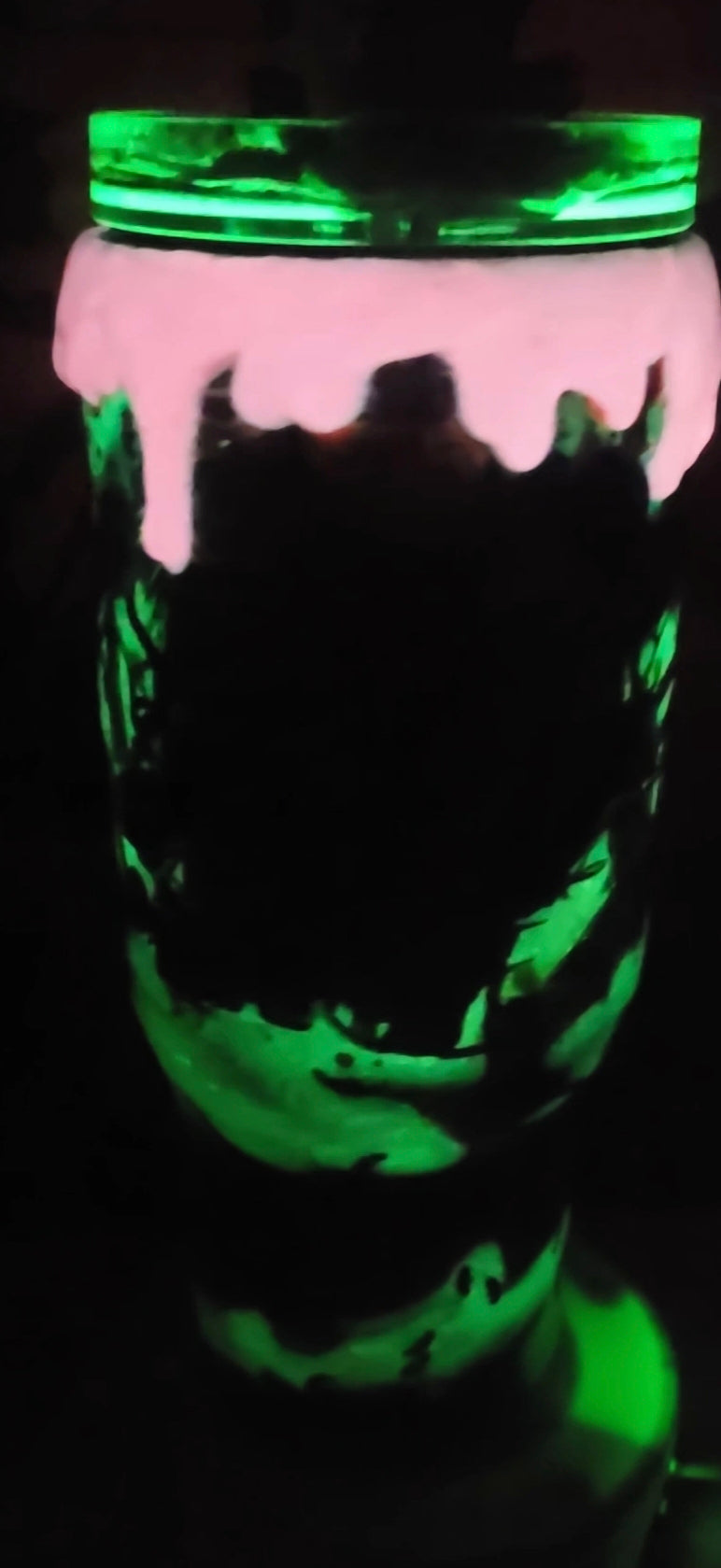Coraline (glow) 40 oz with handle