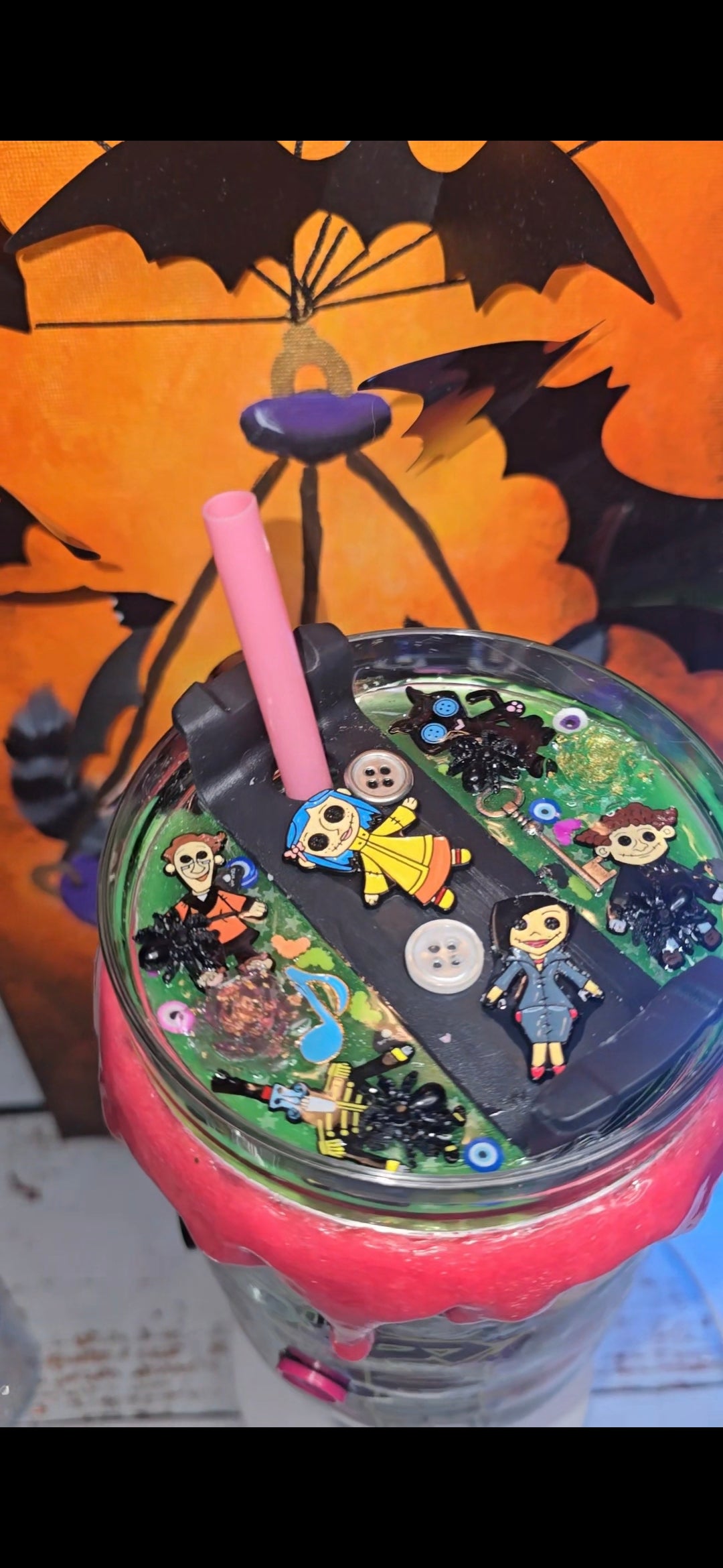 Coraline (glow) 40 oz with handle
